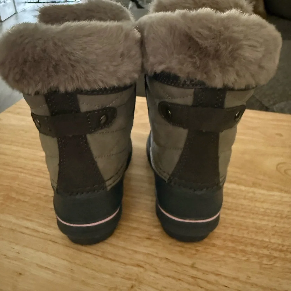 Kids Boots - Brown and Pink new without tag